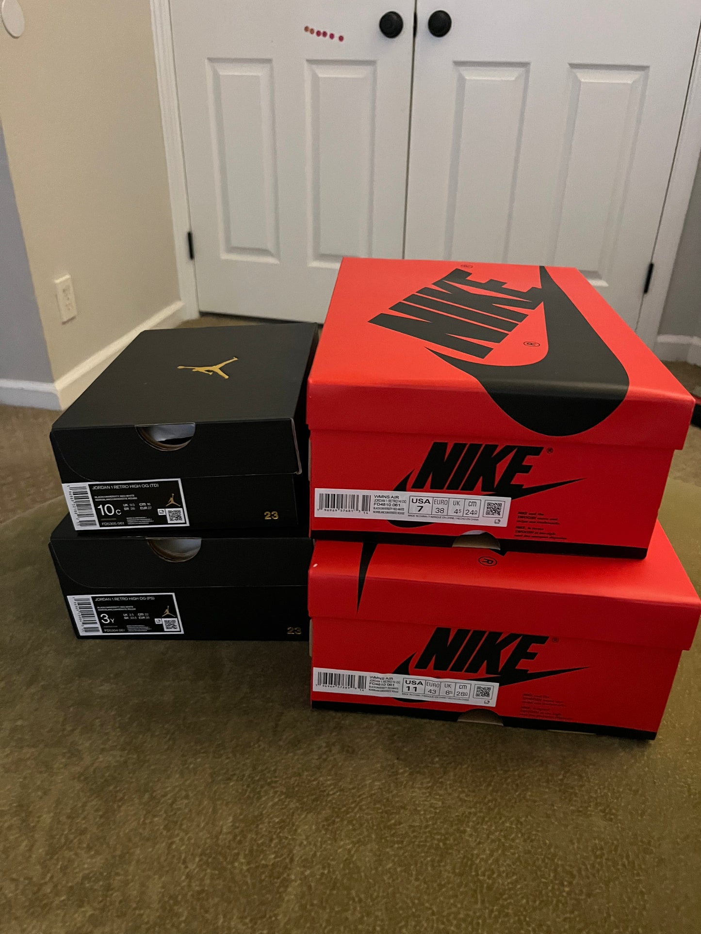 Jordan 1 Retro High OG
Satin Bred(Women’s)